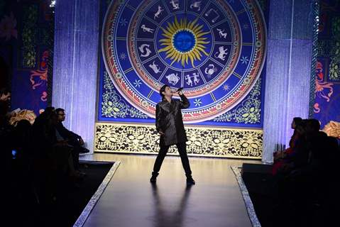 Ankit Tiwari performs at the India International Jewellery Week (IIJW) 2014 - Grand Finale