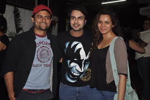 Alekh Sangal poses with Manav and Shweta at the Screening of Hate Story 2