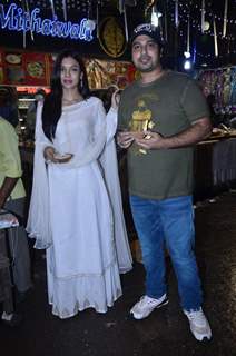 Sara Loren with a friend at Minara Masjid