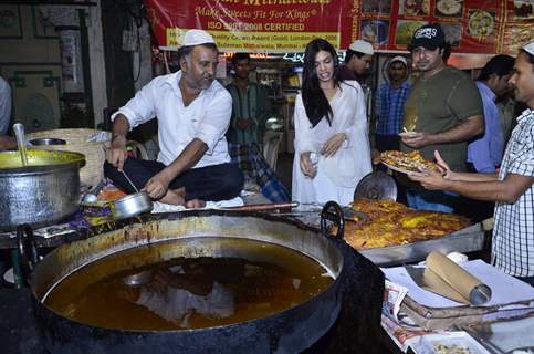 Sara Loren checks out some eateries at Minara Masjid