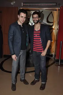 Akshay Oberoi poses with Imran Khan at the Premier of Pizza 3D
