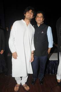 Sonu Niigam with Sourabh Daftary at Rehmatein