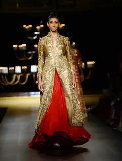 Model walks the ramp for designer Manish Malhotra at Indian Couture Week - Day 5