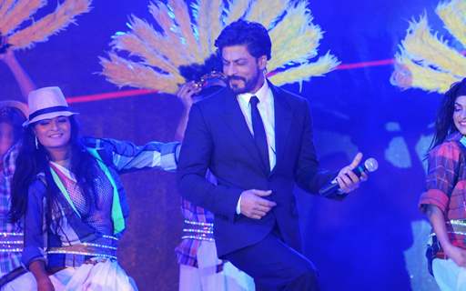 Shahrukh Khan performs at the Ticket to Bollywood Event