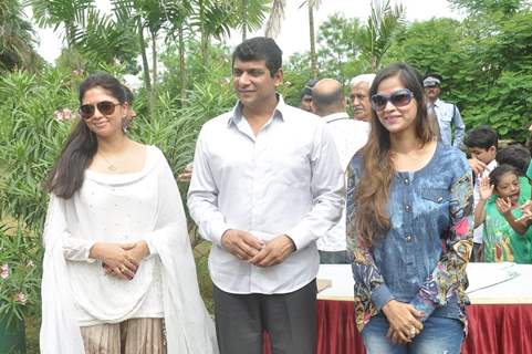 Kavita Kaushik and Tanisha Singh with MLA Aslam Shaikh at the Tree Plantation Drive