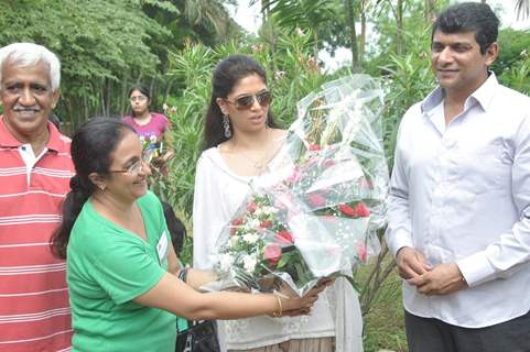 Kavita Kaushik being felicitated at th Tree Plantation Drive