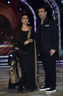 Rani poses with Karan on Jhalak Dikhla Jaa