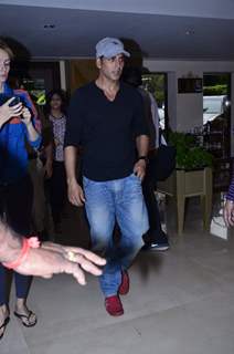 Akshay Kumar pose for his upcoming movie Its's Entertainment