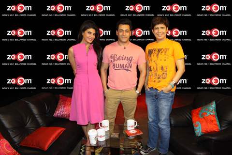 Jacqueline Fernandes, Salman Khan and Omar Qureshi at zoOm Studio