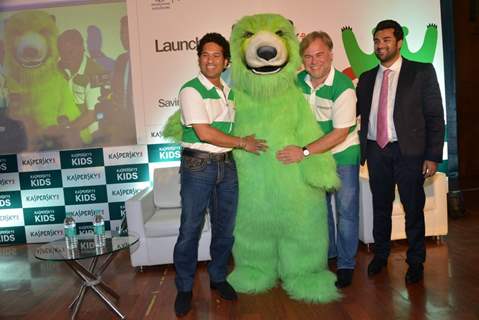 Sachin Tendulkar and Eugene Kaspersky pose with the Mascot