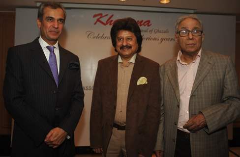 Pankaj Udhas poses with Mr. Y.K. Sapru and Mr. Devendra  Bharma