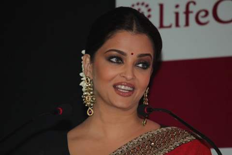 Aishwarya Rai Launches Lifecells