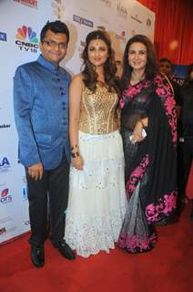 Aneel Murarka with Parineeti Chopra and Poonam Dhillon at International Indian Achiever's Award 2014