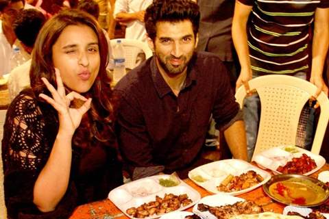 Aditya Roy Kapur and Parineeti Chopra visit Mohammed Ali Road