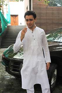 Imran Khan poses for the media at Aamir Khan's Eid Celebration