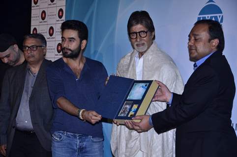 Big B launches Shekhar Ravjiani's Hanuman Chalisa Album