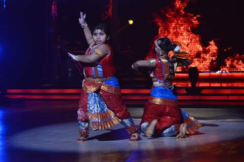 Akshat Singh performs on Jhalak Dikhla Jaa