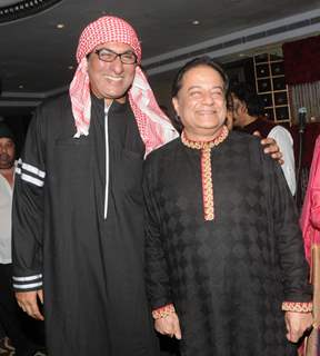 Talat Aziz and Anup Jalota at the Birthday Celebration