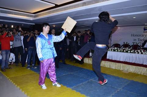 Tiger Shroff performing stunts at his Kukkiwon Award Ceremony