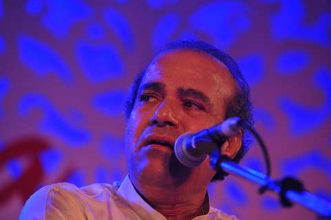 Suresh Wadkar performs at Khazana Ghazal Festival