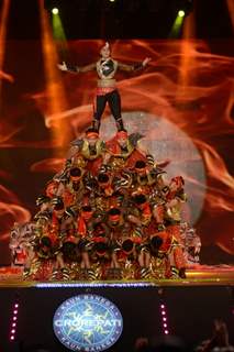 Faisal Khan a.k.a Maharana Pratap gives a stellar performance at the Grand Opening of KBC 8