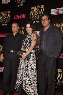 Madhurima Nigam with Talat Aziz at the Life Ok Now Awards