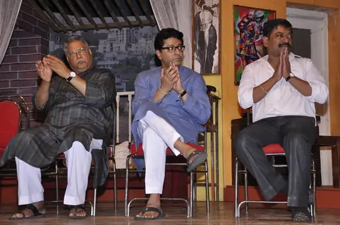 Raj Thackeray, Vikran Gokhale and Sanjay Narvekar at the Celebration of 100 Shows of Gholat Ghgol