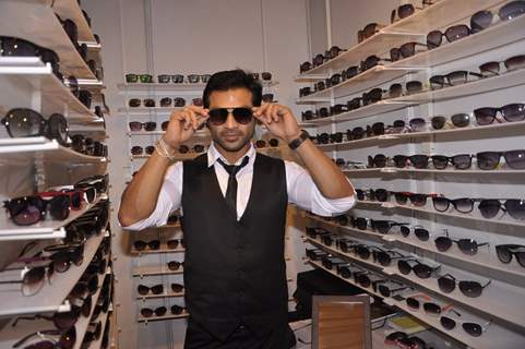 Mohammad Nazim tries out various shades at Parikrama Fashion Exhibition