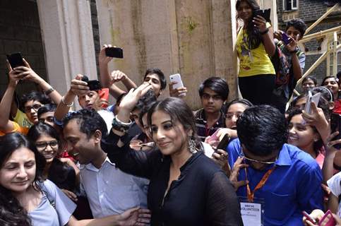 Vidya Balan waves out to her fans