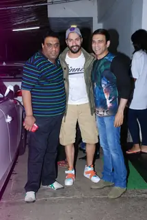 Varun Dhawan poses with Sajid- Farhad at the Special screening of Entertainment