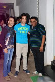 Tusshar Kapoor poses with Sajid- Farhad at the Special screening of Entertainment