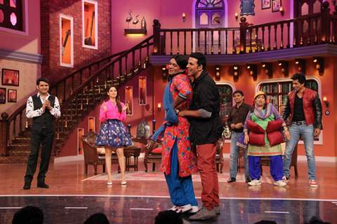 Akshay Kumar was seen dancing with Gutthi on Comedy Nights with Kapil