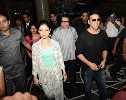 Ramesh Taurani, Akshay Kumar and Tammanah at the Promotion of Entertainment in Delhi