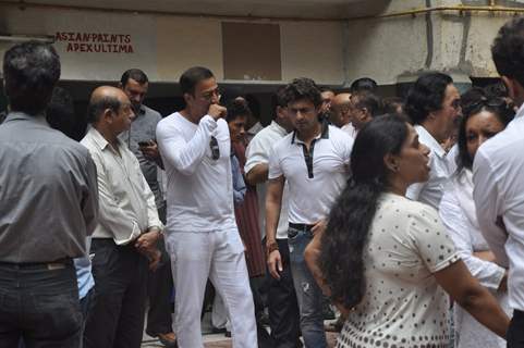 Vindoo Dara Singh and Sonu Nigam were at the funeral of Dharmesh Tiwari