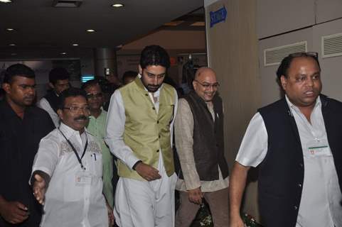 Abhishek Bachchan arrives at Yuvak Biradri's 40th Anniversary