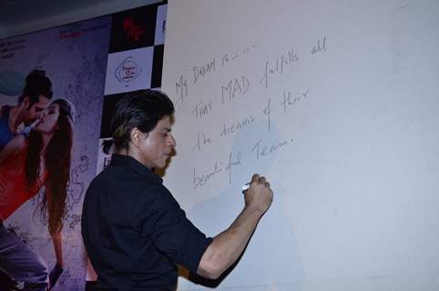 Shah Rukh Khan was seen signing his autograph at the Promotion of Mad About Dance