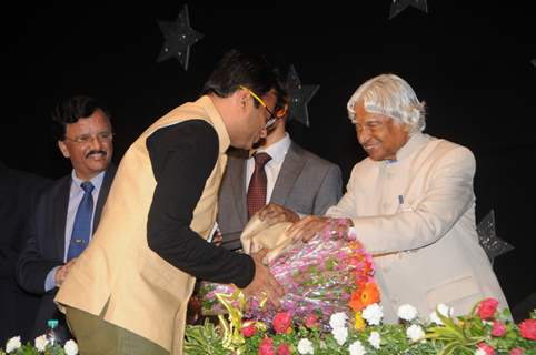 Dr. APJ Abdul Kalam felicitates Aneel Murarka at Silver Jubilee Celebration of Guru Nanak College