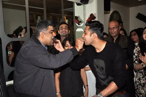 Vatsal Sheth feeds cake to a friend at the 100 Episodes Completion Party