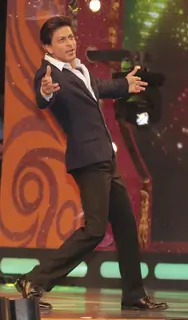 Shah Rukh Khan performs at a Police Event in Kolkota