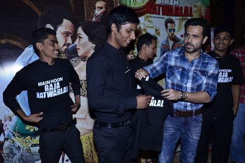 Emraan Hasmi distributes T-shirts at the Promotions of Raja Natwarlal