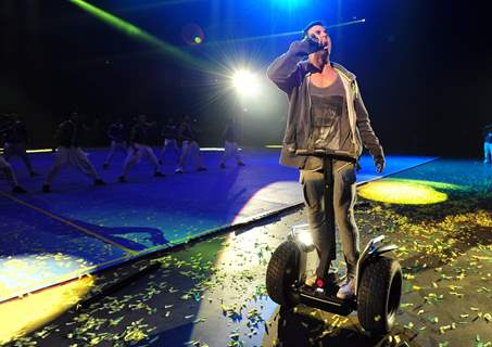 Akshay Kumar performs at the Launch of World kabaddi League in London