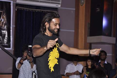 Akhil Kapur performs at the Promotions of Desi Kattey