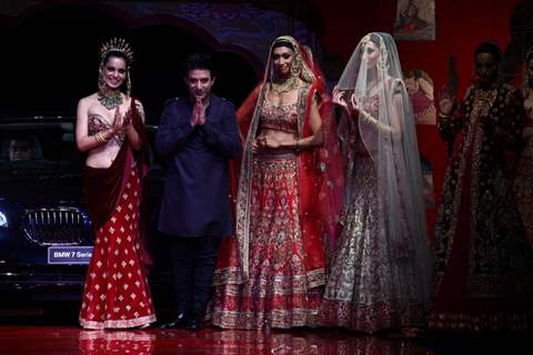 Suneet Verma with Kanagna Ranaut at the Indian Bridal Fashion Week Day 3