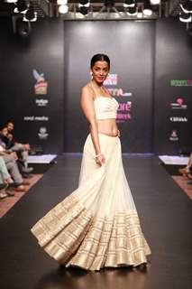 Mugdha Godse walks the ramp at Bangalore Fashion Week Day 3