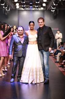 Mugdha Godse walks the ramp with designers at Bangalore Fashion Week Day 3