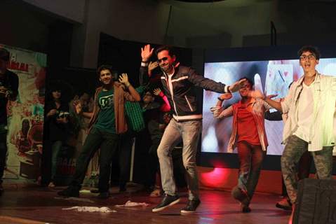 Emraan Hashmi performs at the Promotions of Raja Natwarlal