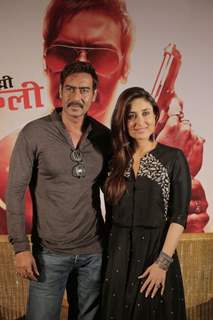 Ajay Devgn and Kareena Kapoor at the Promotions of Singham Returns