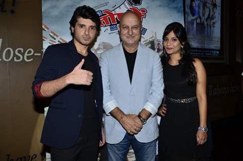 Divyendu Sharma, Aditi Sharma and Anupam Kher at the Trailer Launch of Ekkees Topon Ki Salaami