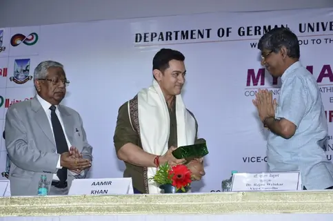 Aamir Khan felicitated at the Communicative Marathi Book Launch