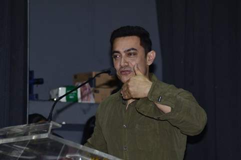 Aamir Khan addresses the gathering at the Communicative Marathi Book Launch